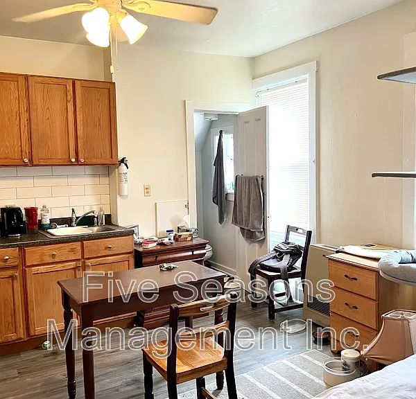 19 Grant St #6 — Photo 11