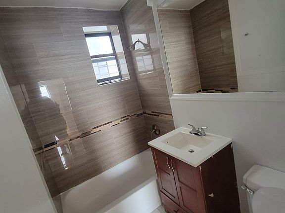 5th image of 751 E 147th St #4B
