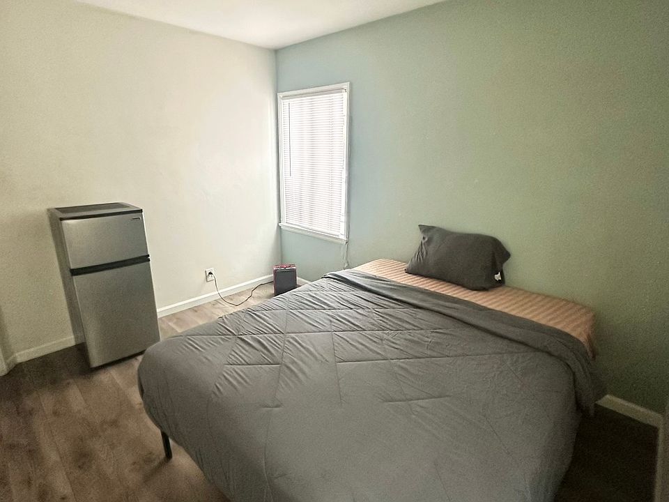 1st image of 11417 Denver Ave