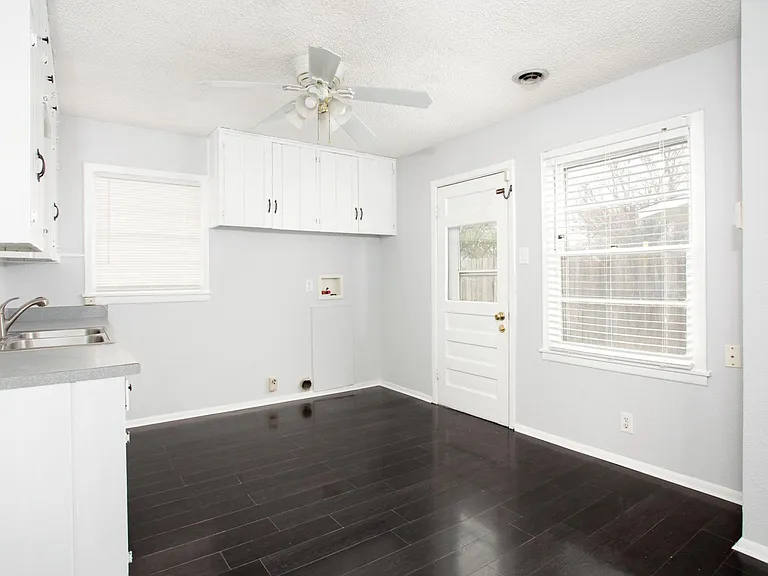 3505 Lometa Dr — Photo 13