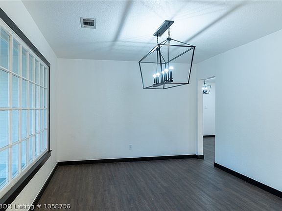 4th image of 11 Old Greenwood Ln