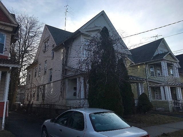 Building Photo 3