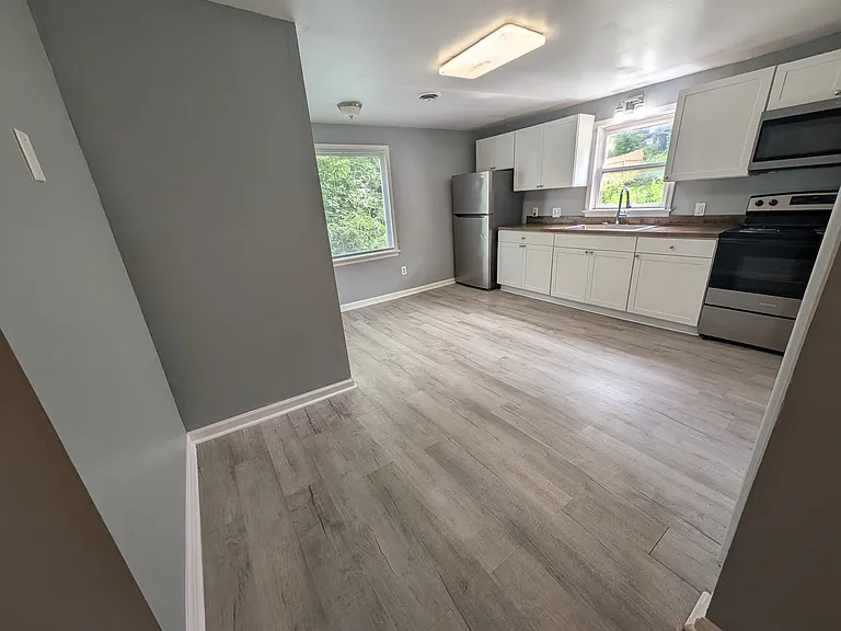 613 Monroe St #B — Photo 2
