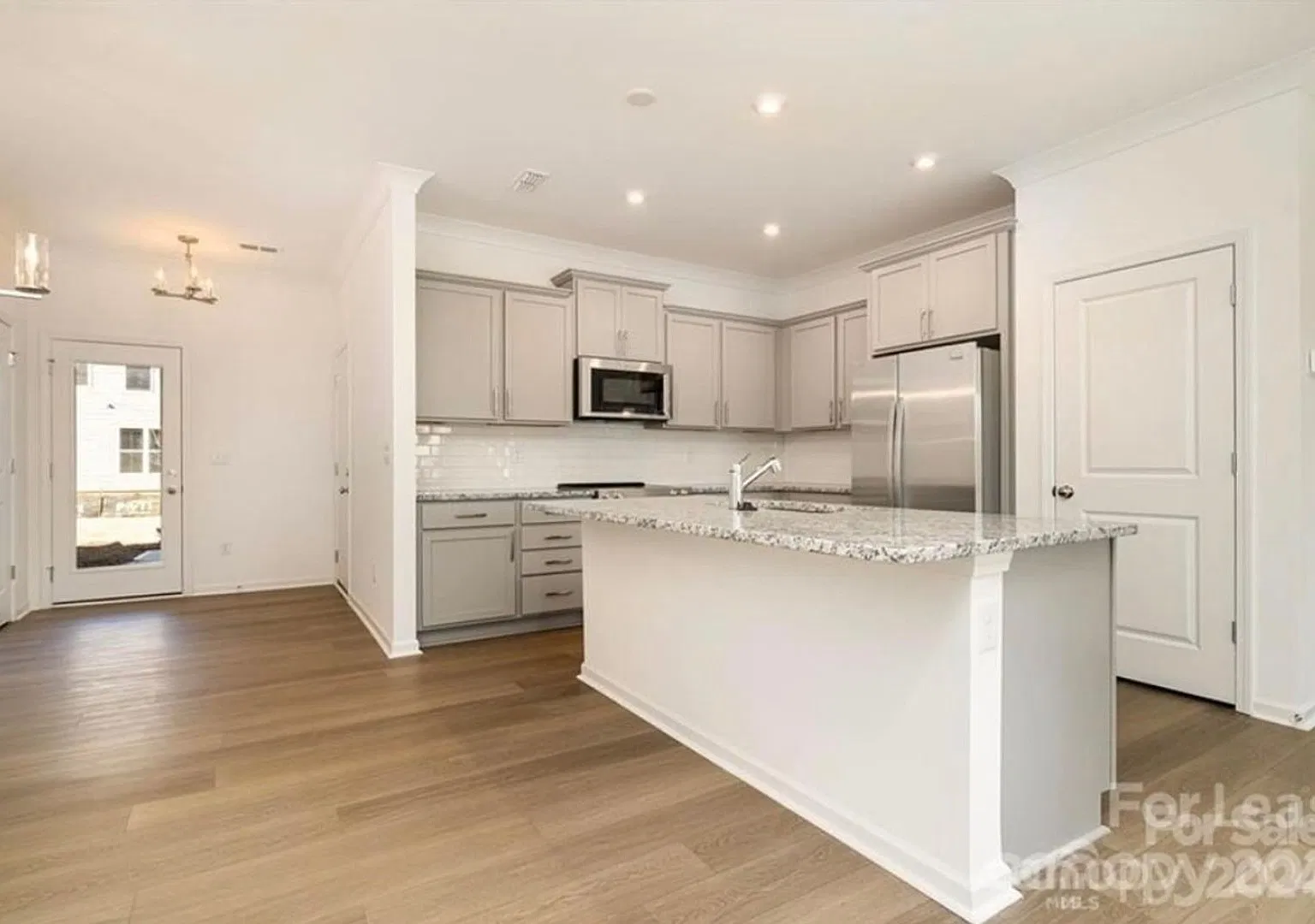 Charming 3BR House in Concord — Photo 4