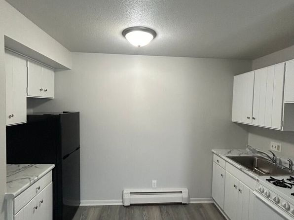 126 E 5th St S APT 5