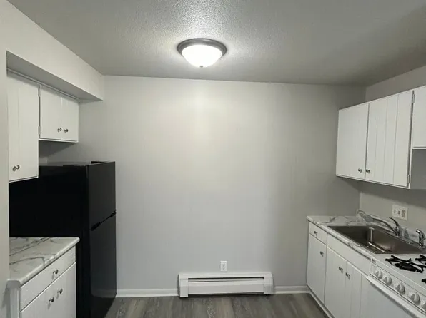 126 E 5th St S APT 5, Newton, IA 50208