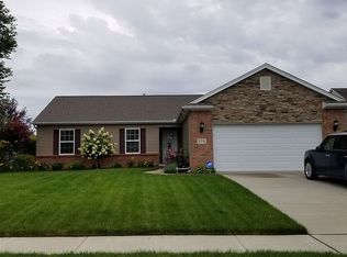 573 Tower View Ct, Temperance, MI 48182