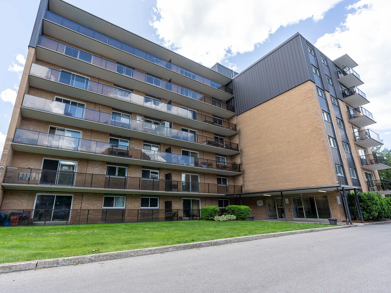 Patricia Apartments — Photo 3