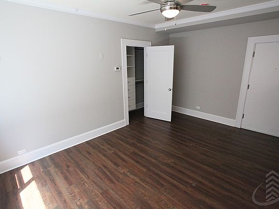 3rd image of 817 W Lakeside Pl APT 604