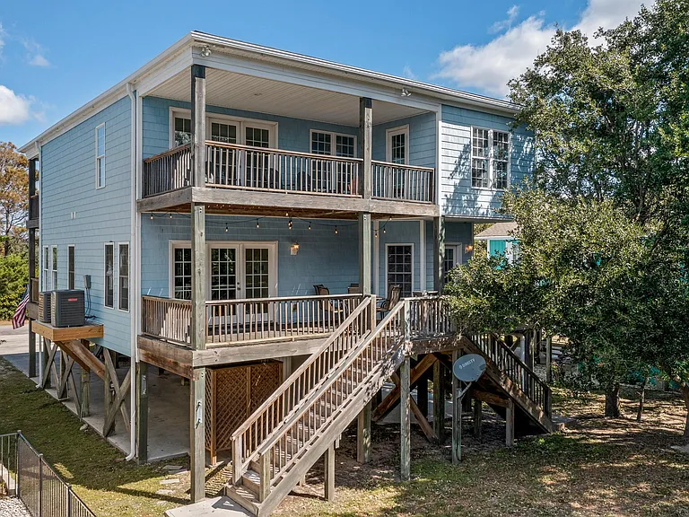 2219 E Pelican Dr — Photo 44