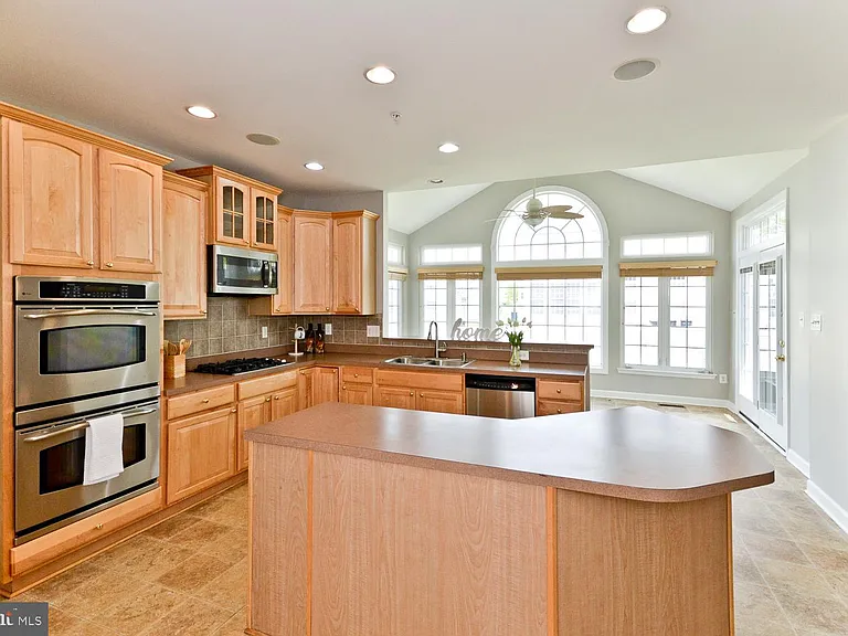 8006 Kingsmill Rd — Photo 14