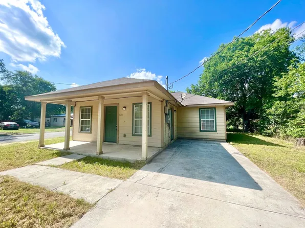 508 Pitts St, Seguin, TX 78155
