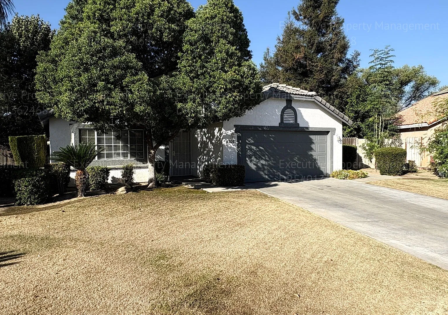 3 bedrooms and 2 bath, With big yard, and A/C units — Photo 2