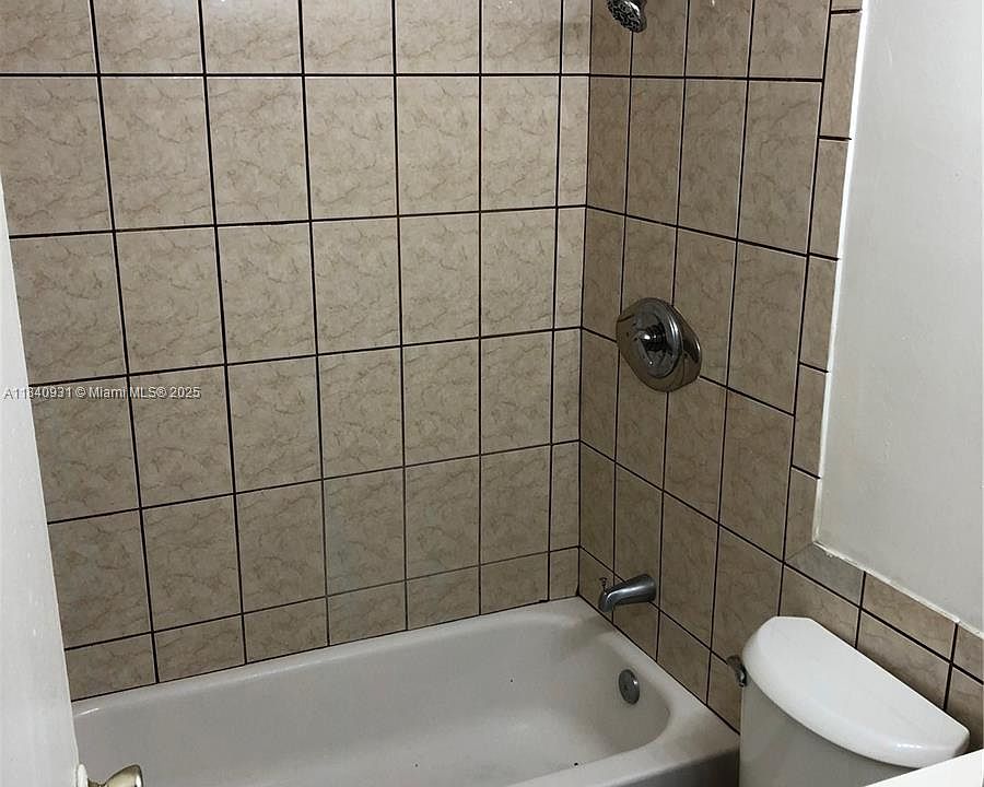 2nd image of 1923 Roosevelt St