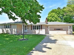 618 Oakridge Dr, Youngstown, OH
