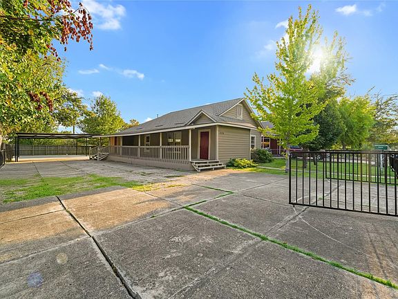 3rd image of 3124 Reynolds Ave
