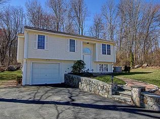 11 Sturbridge Way, West Warwick, RI 02893