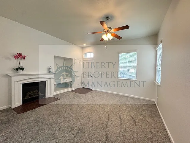 4 bed, 2.5 bath, 1616 sqft, $2,795 — Photo 3
