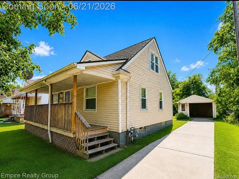 7815 Artesian St — Photo 3