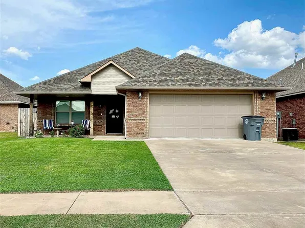 2310 SW Rolling Hills Pl, Lawton, OK 73505
