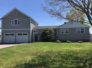 50 Houston Ave, Narragansett, RI 02882