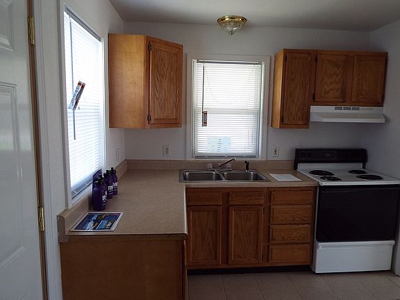 2nd image of 1001 S Mechanic St