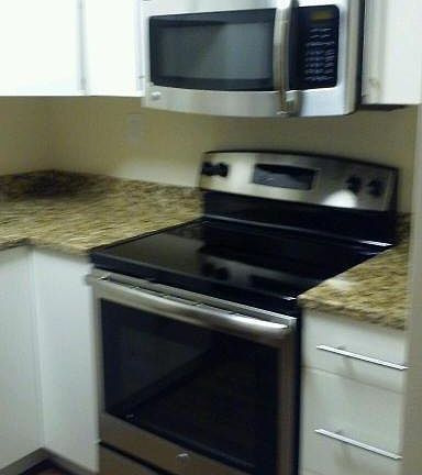 2nd image of 208 Clematis St APT 507