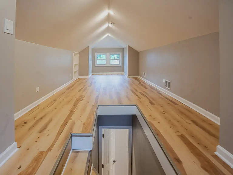 523 S Monterey Ave — Photo 10