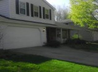 1540 Chippewa Dr, Naperville, IL