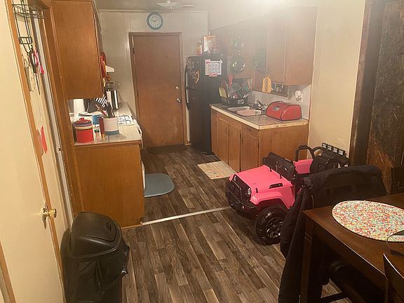 5th image of 912 S Garden Dr