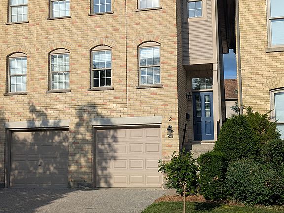 3rd image of 609 Colborne St #2