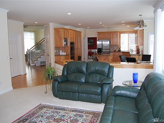 5th image of 913 275th Pl SE