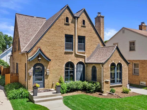 2648 Lefeber AVENUE, Wauwatosa, WI 53213