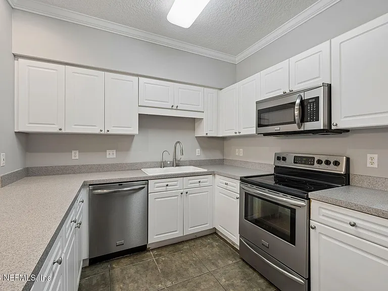 3987 America Ave — Photo 15