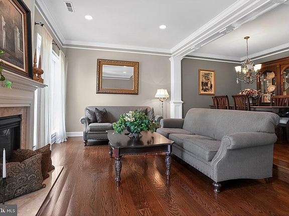 4th image of 4 Addison Ct