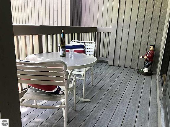 5th image of 5565 Golfview Ct