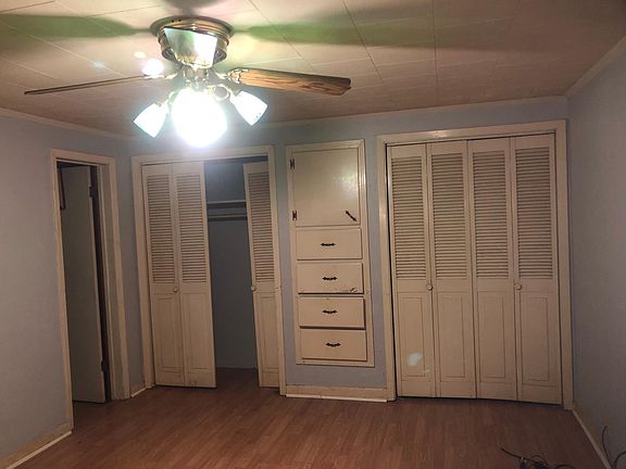 4th image of 1004 Versailles Cres