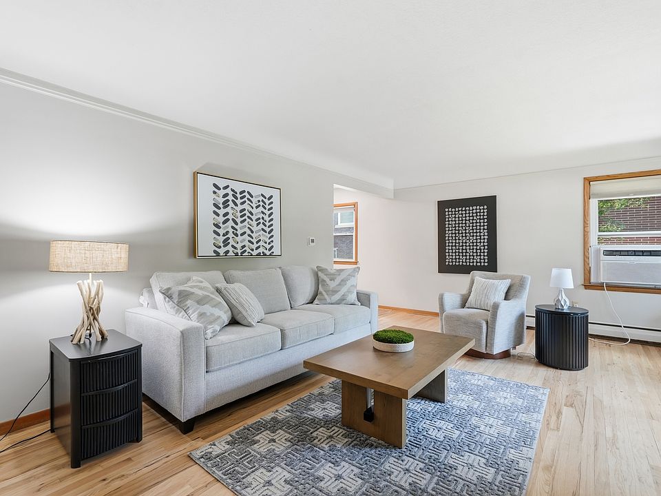 1st image of 4220 Ingersoll Ave #202