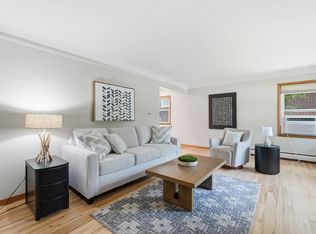 4220 Ingersoll Ave #202, Des Moines, IA 50312