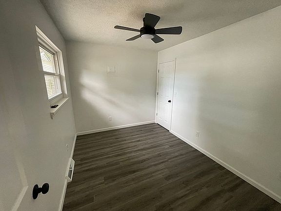 4th image of 470 Chestnut Dr