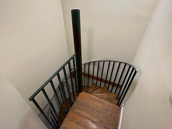 3rd image of 190 N Washington St #B1