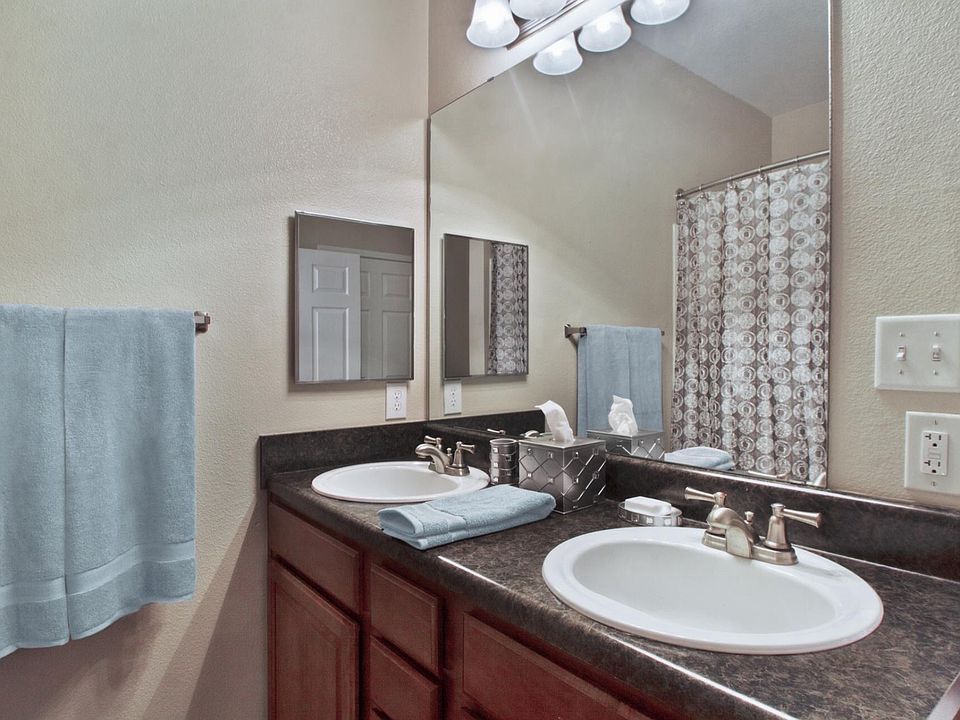 2nd image of 7921 Camellia Ln APT 201