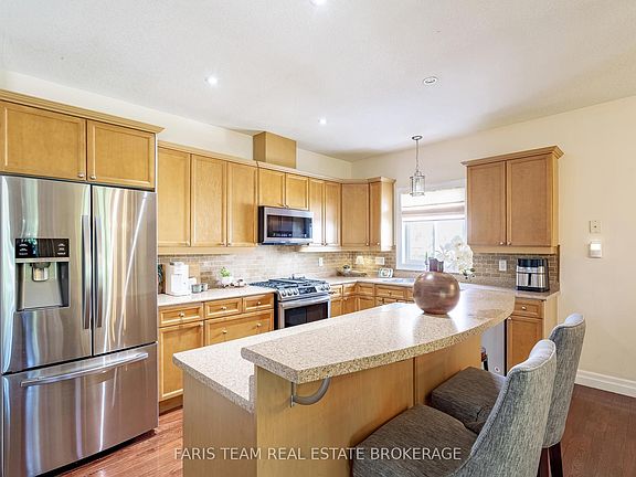 4th image of 123 Wawinet St