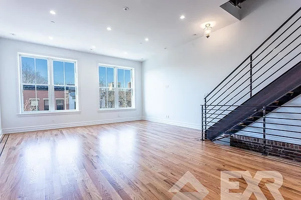 Rented by EXR | media 2