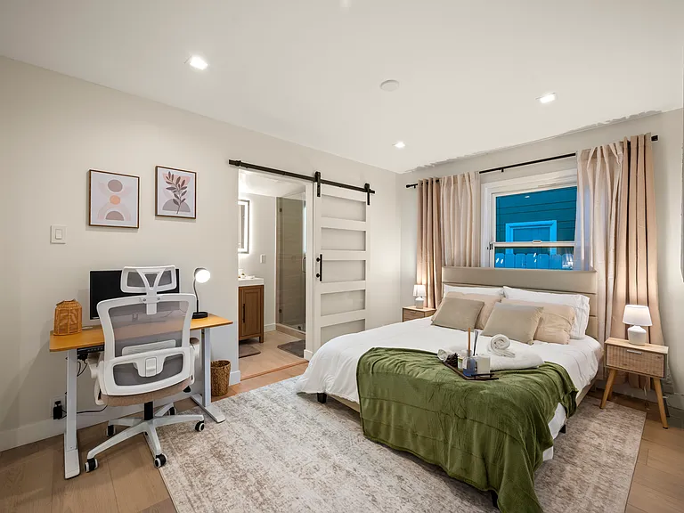 Master-bedroom
