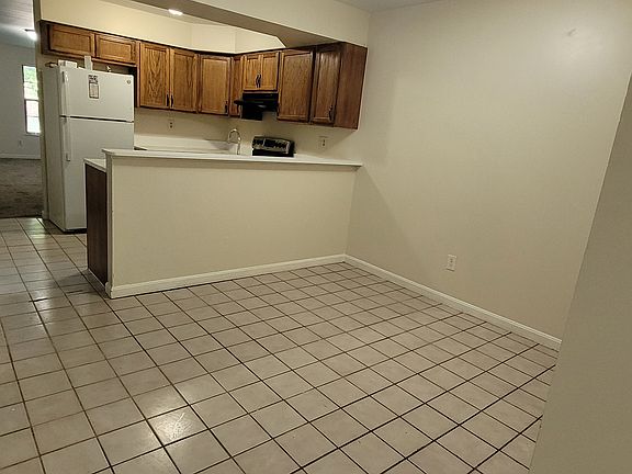 Kitchen with eating area