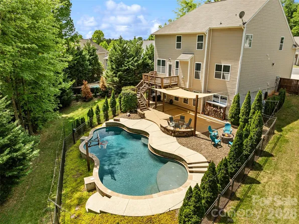 980 Autumn Glen Ct, Lake Wylie, SC 29710