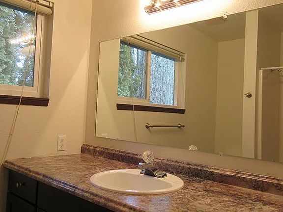 2nd image of 3405 Northwest Ave APT 3