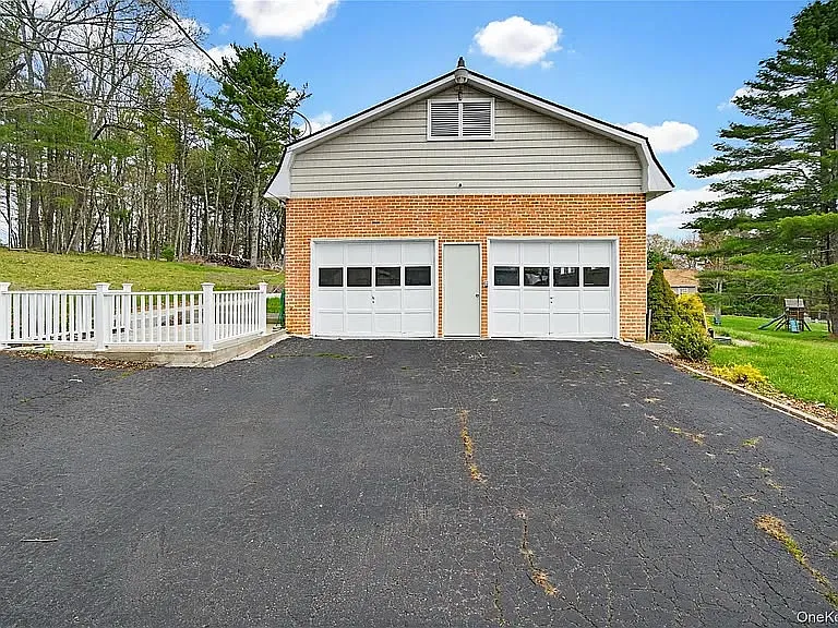 4 bed, $3,100 — Photo 4
