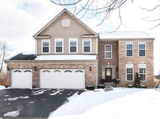 2700 N Wisteria Way, Pt Barrington, IL 60010